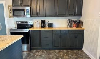 89 Larkin St, Bangor, ME 04401