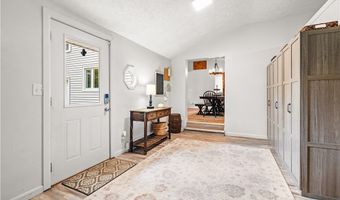 6170 Oberlin Rd, Amherst, OH 44001