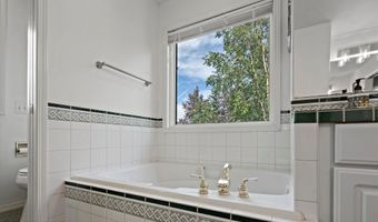13404 Mainsail Dr, Anchorage, AK 99516