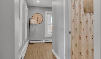 24 Center St, Augusta, ME 04330