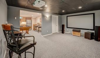 8 Maddy Ln, Acton, MA 01720