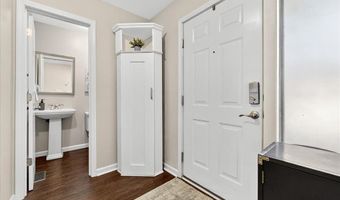 210 Braeshire Dr D, Ballwin, MO 63021