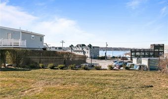 30 Warren Ave A, Middletown, RI 02842