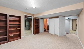126 Deep Springs Dr, Bardstown, KY 40004