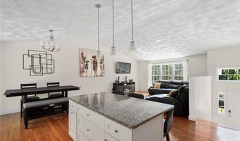 15 Birch Rd, Cumberland, RI 02864