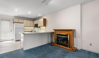 51 River Front Dr 3, Manchester, NH 03102