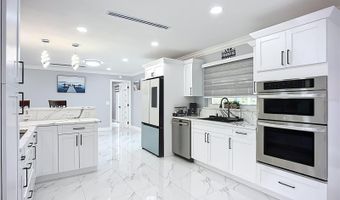 6531 SANTIAGO Ct, Apollo Beach, FL 33572