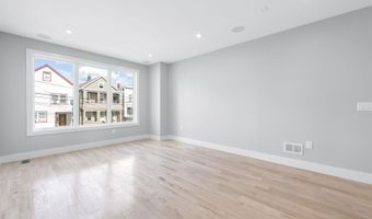 88 W 20TH St 1, Bayonne, NJ 07002