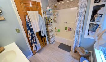 599 Stockbridge Rd, Alton, NH 03809