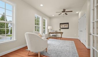 6005 ROOSEVELT St, Bethesda, MD 20817