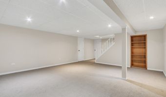 1430 W Jo Ann Ln, Addison, IL 60101