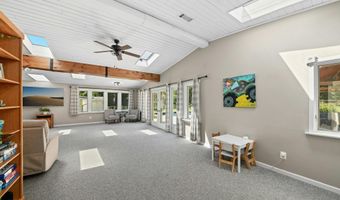 222 BASTIAN Ln, Allentown, PA 18104