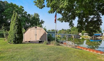 38410 N Lakeside Pl, Antioch, IL 60002