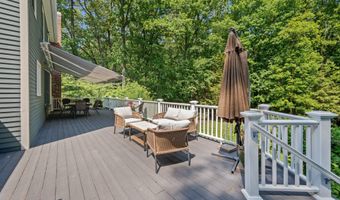 82 Beverly Dr, Avon, CT 06001