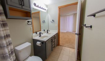 707 S Hedgewood Cir, Andover, KS 67002