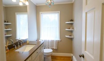 21 Carpenter Ave, Barrington, RI 02806