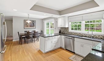 4053 WEDGEWOOD Rd, Allentown, PA 18104
