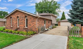 1832 W Woodland Ave, Addison, IL 60101