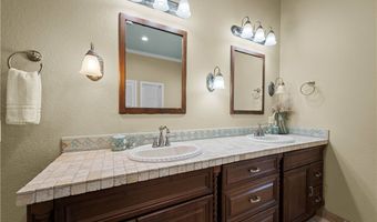 214 Bayview Dr, Aransas Pass, TX 78336