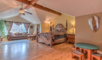 56081 Snow Goose Ct, Bend, OR 97707