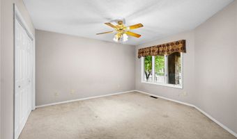 4 Huskins Cir, Bella Vista, AR 72715