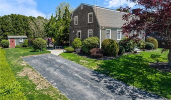 43 Academy Ave, Bristol, RI 02809