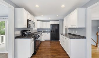 6 Valerie Ave, Billerica, MA 01821