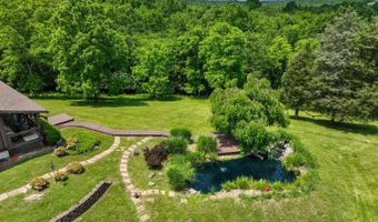 5152 Briar Ridge Dr, Aurora, IN 47001