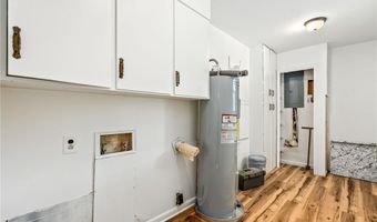 44 CAROL St, Alexander City, AL 35010
