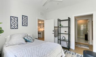 635 SLATERS Ln G-01, Alexandria, VA 22314