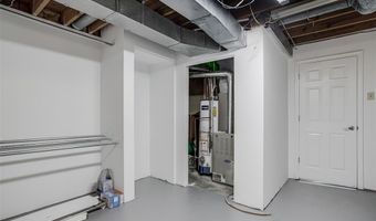 190 Oakbriar Farm Dr, Ballwin, MO 63021