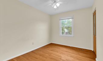 7428 FOUNTAIN HEAD Dr, Annandale, VA 22003