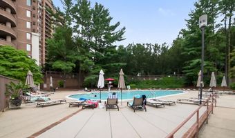 10101 GROSVENOR Pl 1901, Rockville, MD 20852