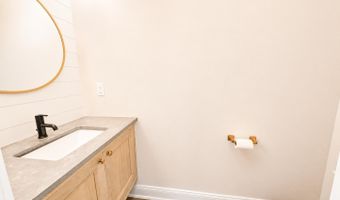 1502 N Shadow Rock Dr, Andover, KS 67002