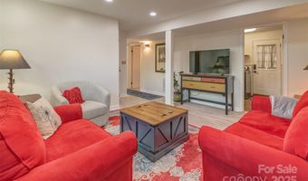 1 Parkway Loop Rd, Asheville, NC 28803