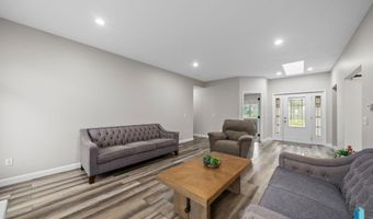 316 S Country Club Ave, Brandon, SD 57005