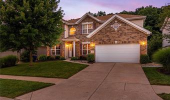 1388 Red Oak Plantation Dr, Ballwin, MO 63021