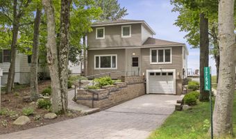 17646 S Ridgewood Dr, Arcadia, MI 49613