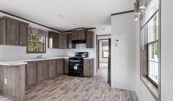 4 Sam St, Acushnet, MA 02743