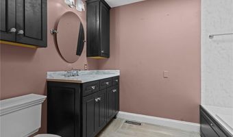 76 Valley Green Ct B, North Providence, RI 02904