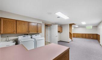 3881 Ravinewood Dr, Austinburg, OH 44010