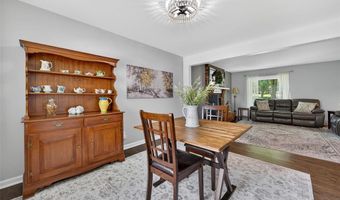 234 St Marys Dr, Ballwin, MO 63021
