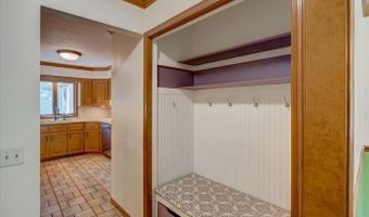 21 E Newhaven Cir, Madison, WI 53717