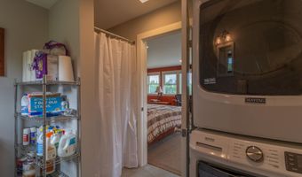 241 S Albany Rd, Albany, VT 05820