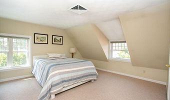 1 Seaview Ave 4, Newport, RI 02840