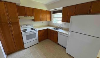 9702 SINGLETON Dr, Bethesda, MD 20817