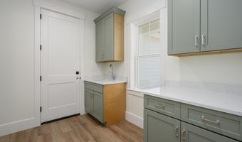 15 Woods Ln, Beaufort, SC 29907