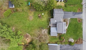 27 Old Meadow Ln, Cumberland, RI 02864