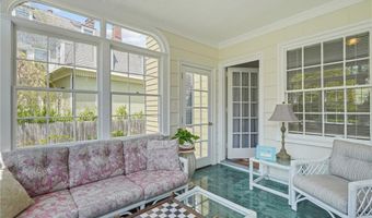 60 Ayrault St, Newport, RI 02840