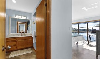 1 3RD St 204, Astoria, OR 97103
